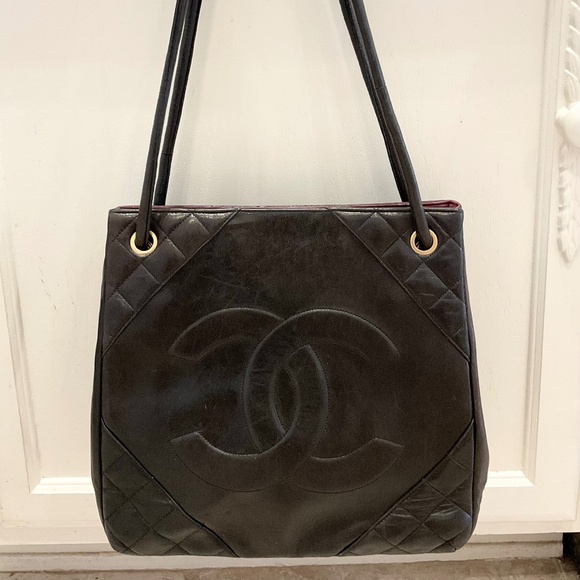 Chanel Quilted Dark Brown Leather Shoulder Bag Preowned CC Logo Authentic - Picture 1 of 16